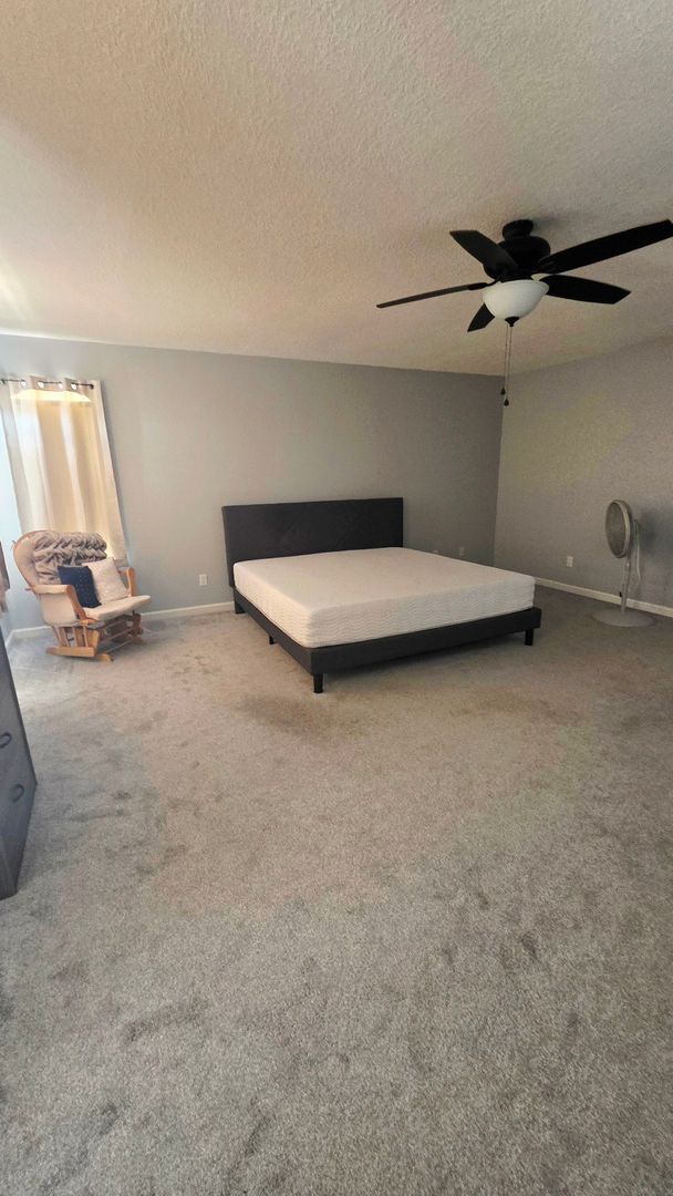 Building Photo - Spacious Northeast Heights Townhome for Rent!