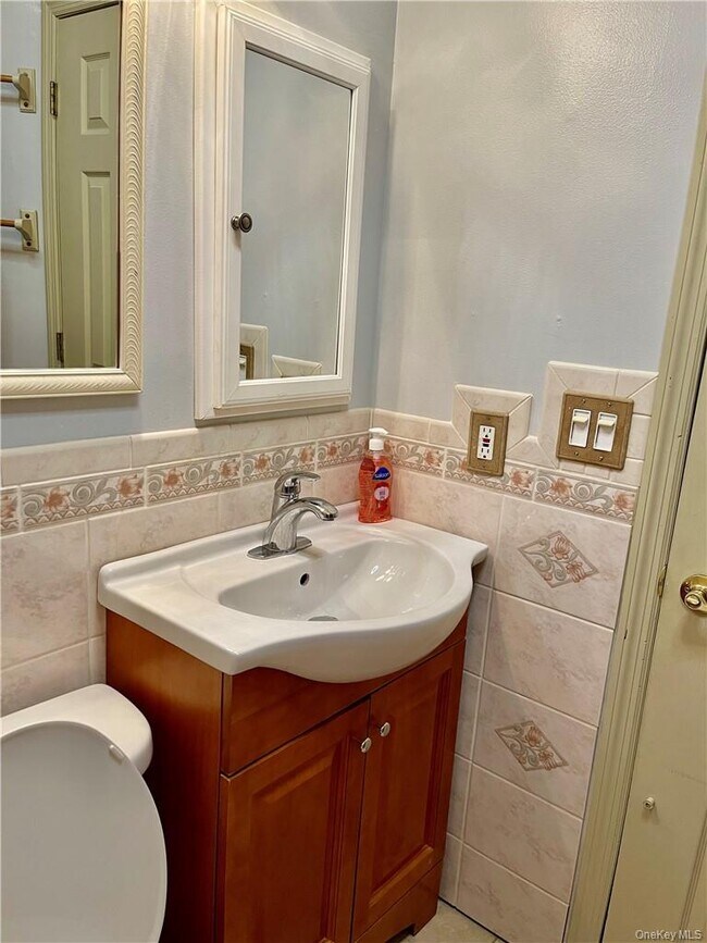 Building Photo - 25 Lexington Hills Rd