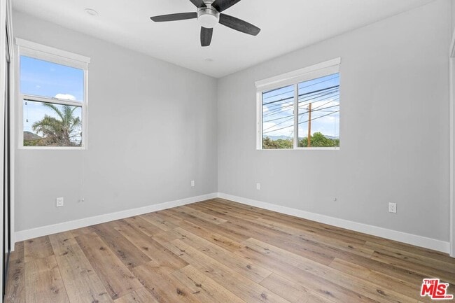 Building Photo - 3113 Hollydale Dr