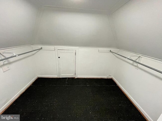 Building Photo - 925 Watson Rd