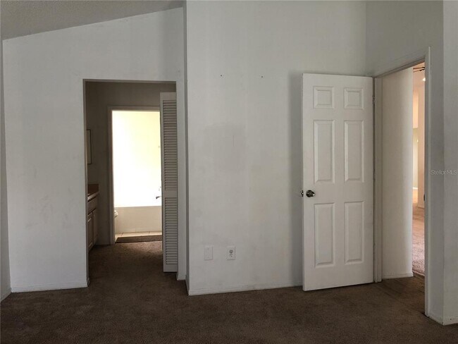 Building Photo - 2673 Chatham Cir