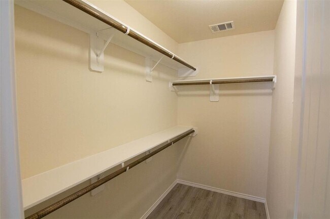 Building Photo - 22445 Clear Castle Dr