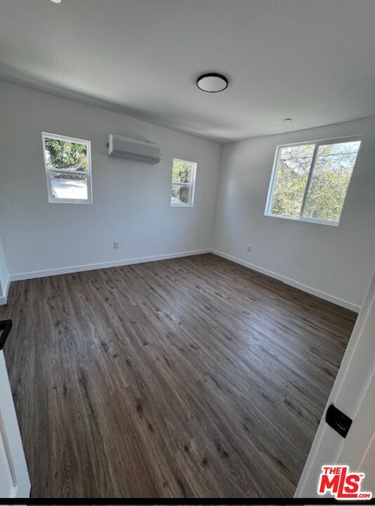 Building Photo - 3212 Glenhurst Ave
