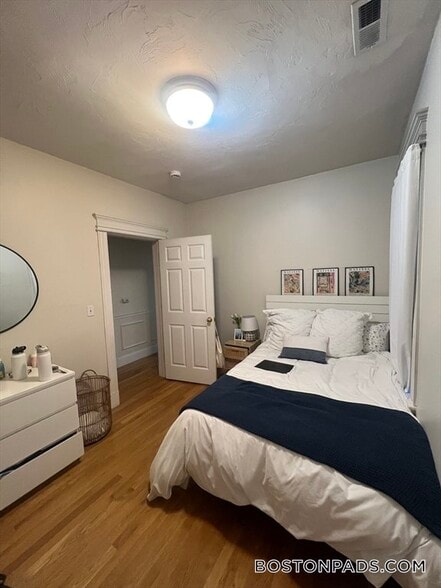 Building Photo - 190 L St