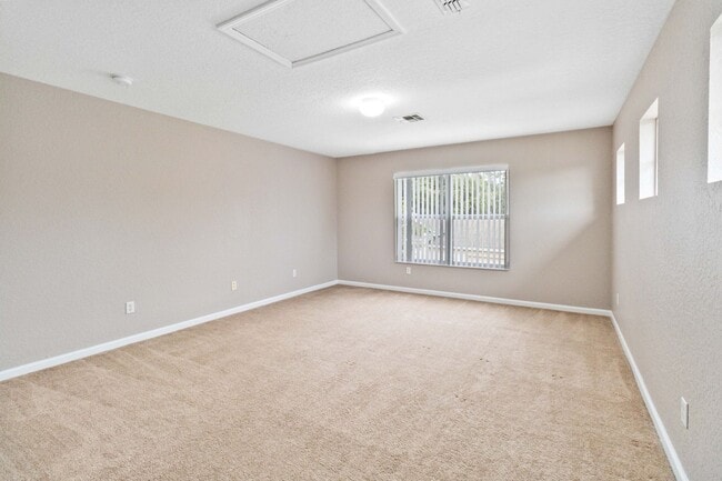 Building Photo - MOVE-IN SPECIAL- Nice 3/2 with Bonus Room ...