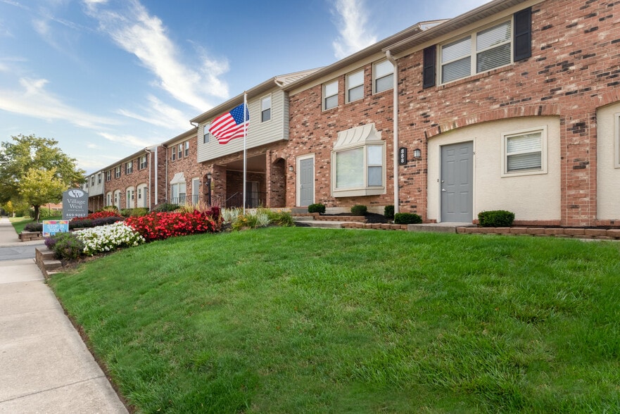 Building Photo - Village West