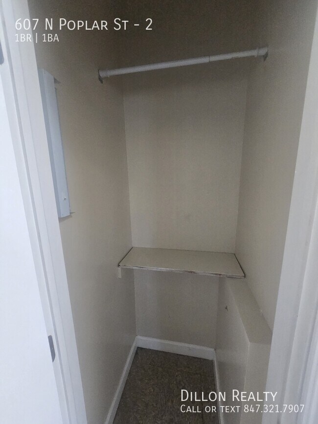 Building Photo - 607 N Poplar St