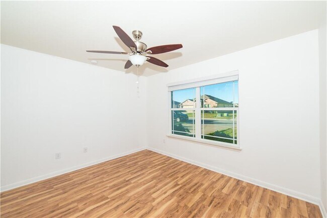 Building Photo - 322 Foxglove Dr