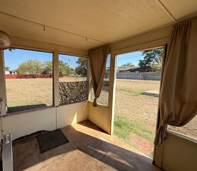 Building Photo - 1409 Harrell Ave