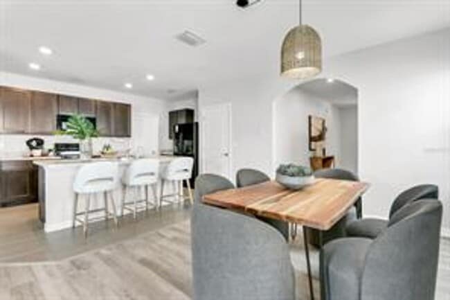 Building Photo - Beautiful 2 Story Home!!