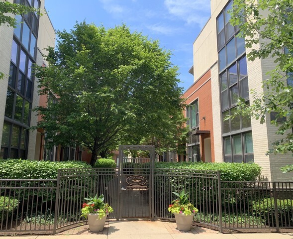 Primary Photo - 954 N Crosby St