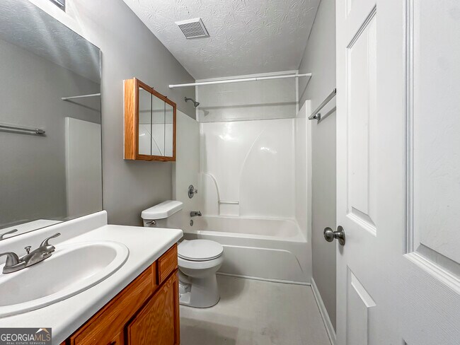 Building Photo - 1395 Stephens Pond View