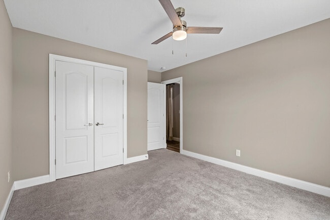 Building Photo - 5990 Tamarack Dr