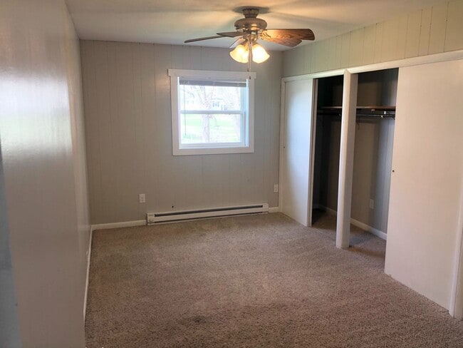 Building Photo - 719-721 E. Monroe