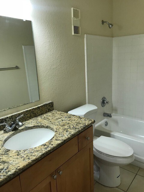 Building Photo - 265 Sea Horse Dr SE