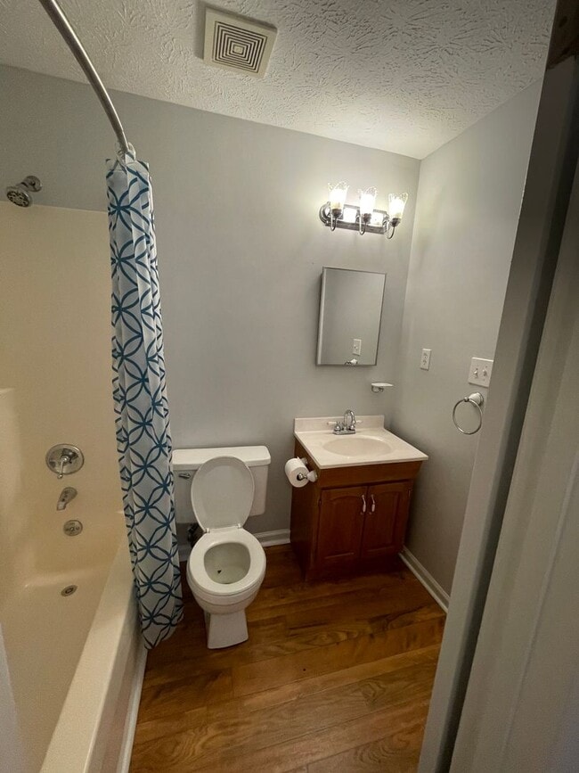 Building Photo - Country Living 3/2 in Wetumpka