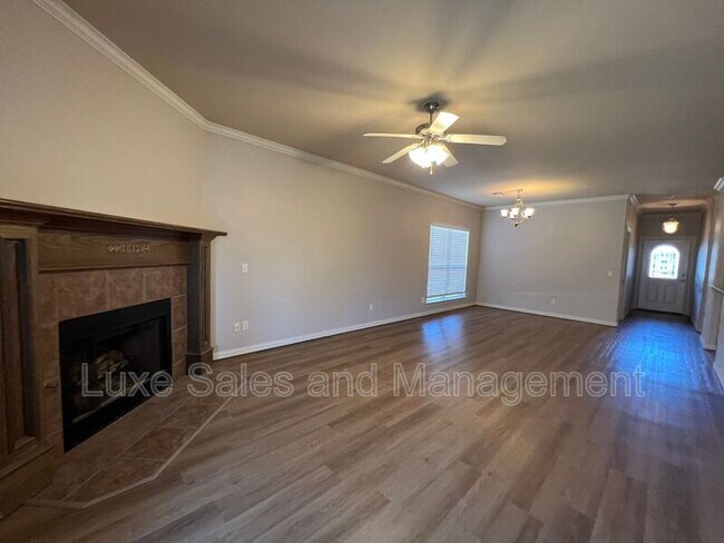 Building Photo - 509 SW 124th Pl