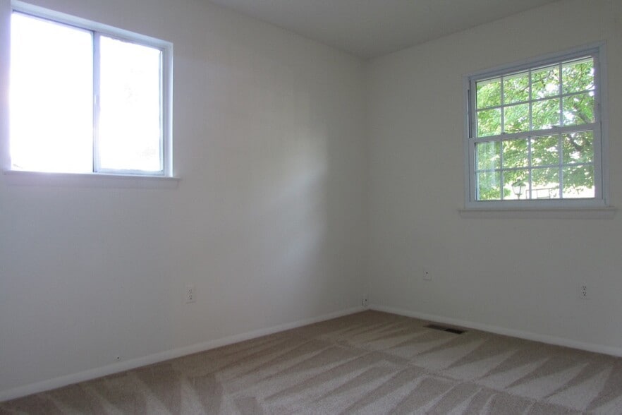 2d Bedroom - 5 Templar Ct
