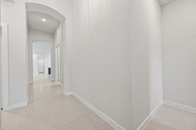 Building Photo - 212 Milas Cv