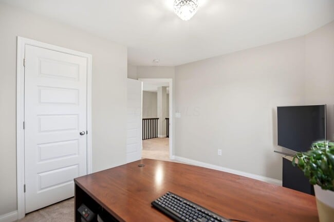 Building Photo - 254 Harness Way