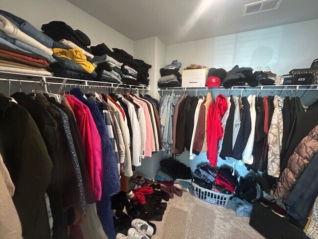 Building Photo - 2769 Prince Charles Ct