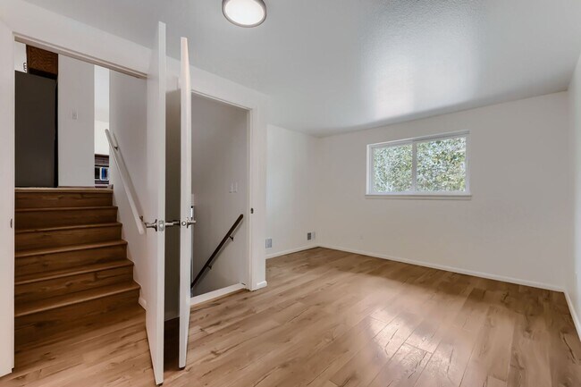Building Photo - 1290 Judson Dr