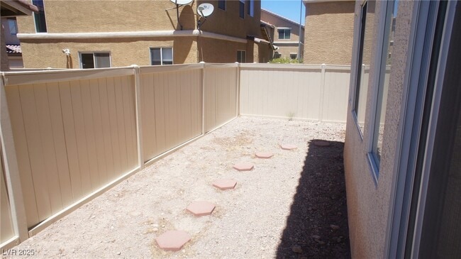 Building Photo - 989 Coronado Peak Ave