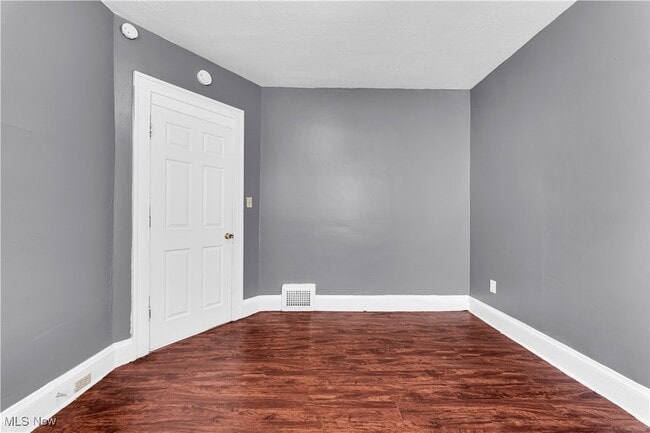 Building Photo - 414 E 147th St
