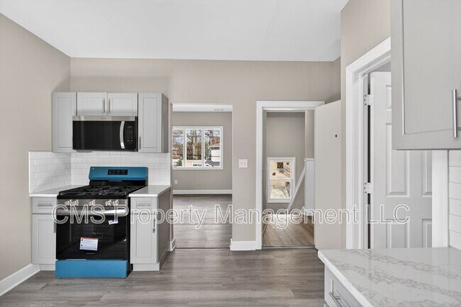 Building Photo - 378 Grand St