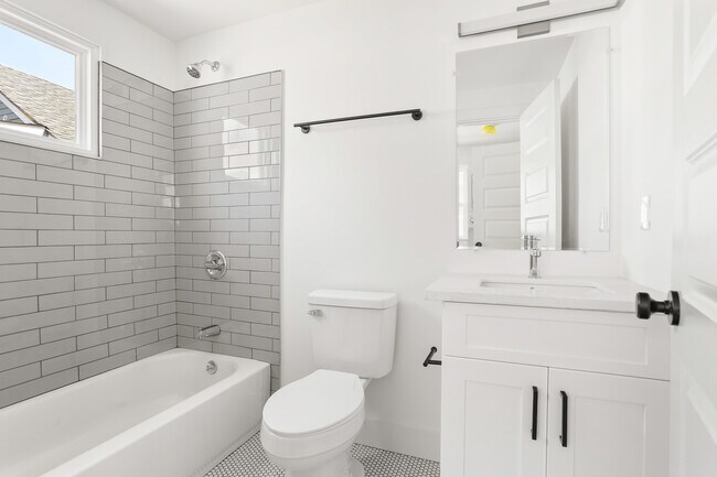 Building Photo - 8707 Green St