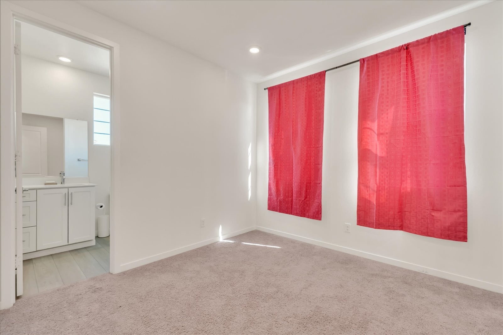 Building Photo - 27116 Valley Oak Pl