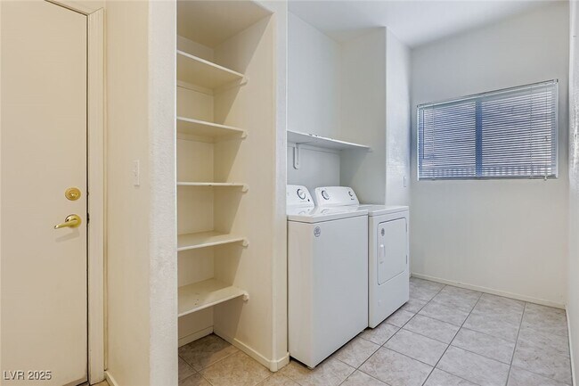 Building Photo - 2406 Miki Ct