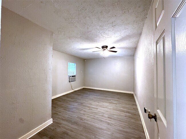 Building Photo - 1813 Hatwell St