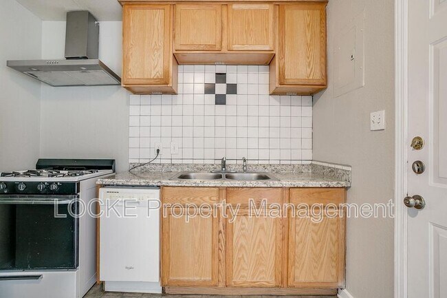Building Photo - 3417 S University Dr