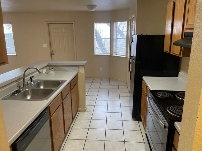 Building Photo - 826/828 Sagewood