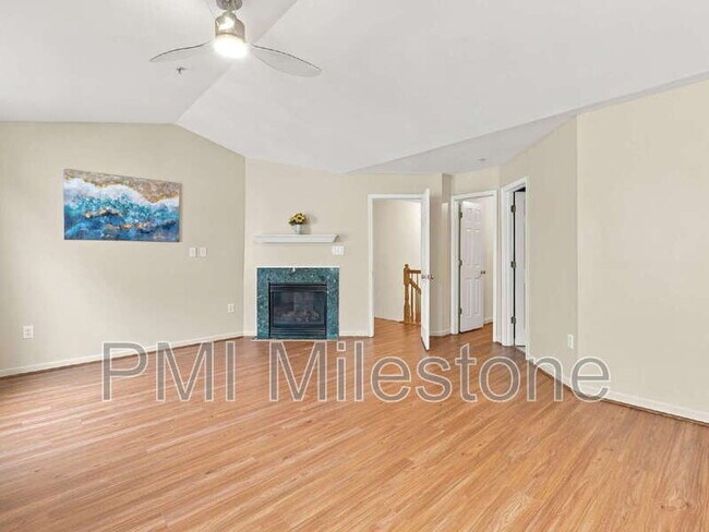 Building Photo - 2132 Bristol Dr