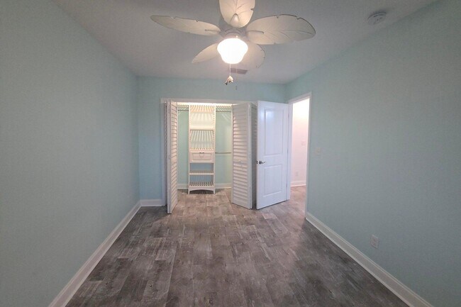 Building Photo - 315 Bream Ave