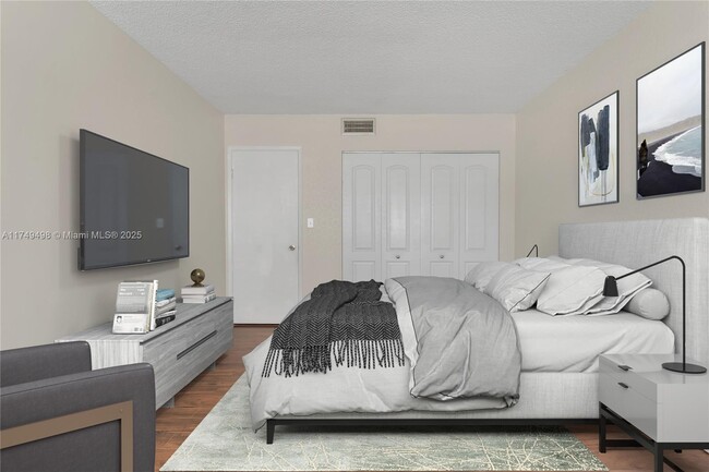 Building Photo - 1351 NE Miami Gardens Dr