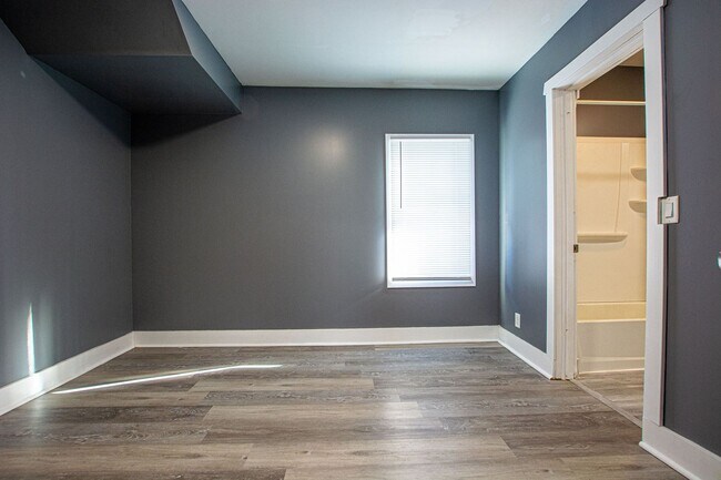 Building Photo - 2523 Ames Ave