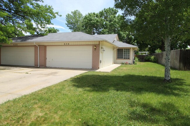 Primary Photo - Great Duplex with Fenced Yard & Garage