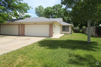 Building Photo - Great Duplex with Fenced Yard & Garage