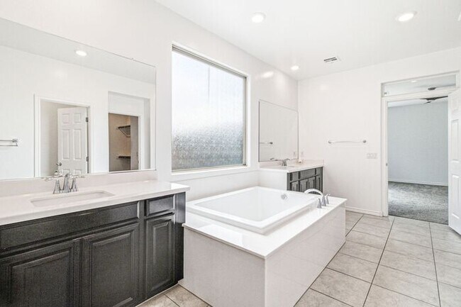 Building Photo - 4-Bedroom Two-Story Home with Mountain Views & Resort-Style Amenities