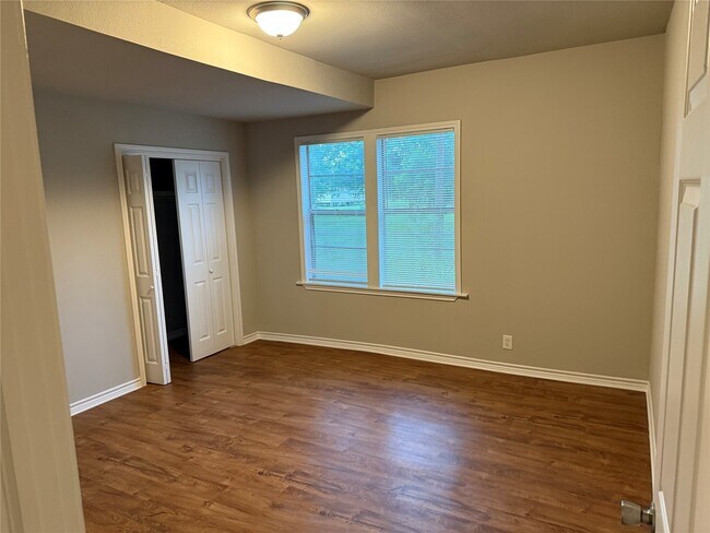 Building Photo - 1934 Austin Ave