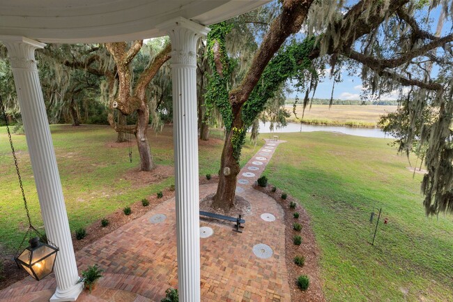 Building Photo - Gorgeous Furnished Estate on the Ashley River