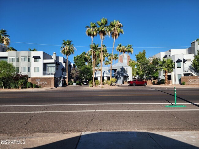 Building Photo - 3633 N 3rd Ave