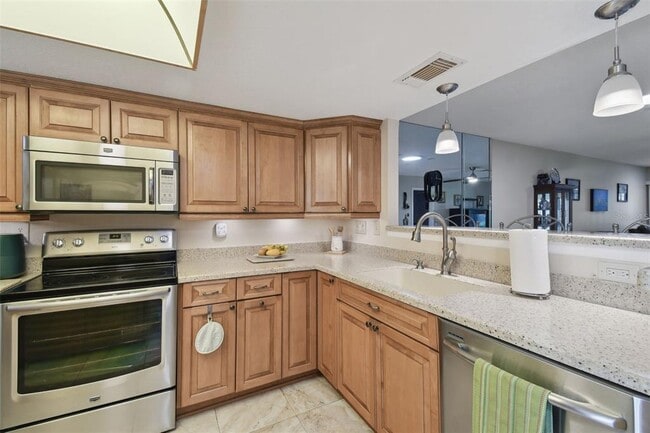 Building Photo - 8130 Braddock Cir