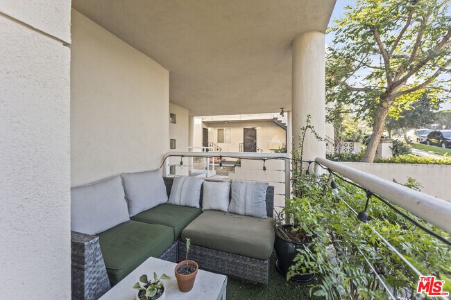 Building Photo - 712 Pacific St