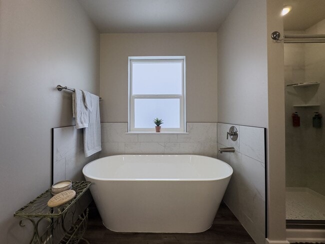 Building Photo - Refined 3-Bedroom Townhome in Sugar City | Spacious Layout, 2-Car Garage & Modern Finishes