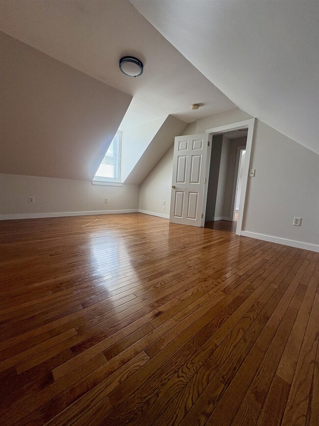 Building Photo - 12 N Main St