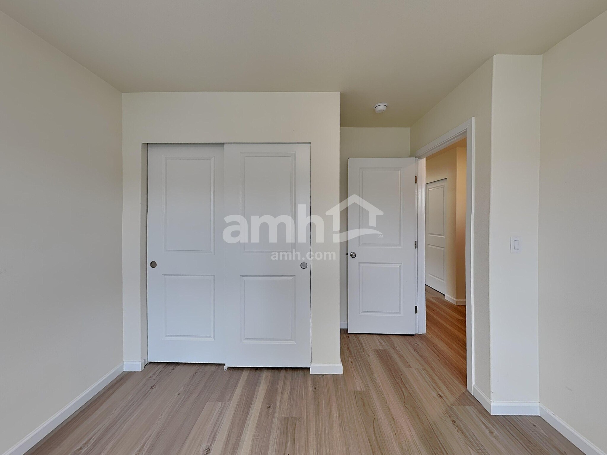 Building Photo - 1221 W 17th Ave